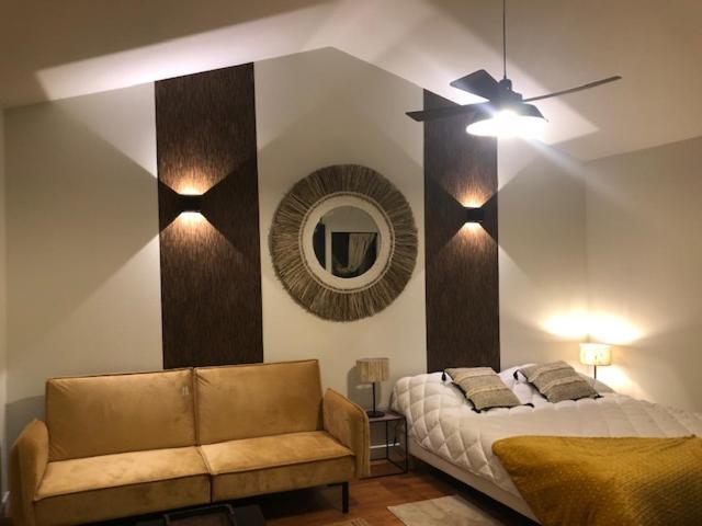 Studio Apartment *